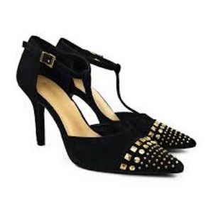 BCGGeneration Pointed Studded Toe T-strap Heels